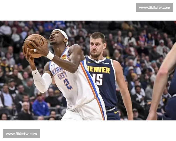 NBA总决赛激战正酣 球员对决燃爆全场 谁将最终捧起冠军奖杯